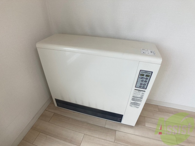 その他設備　電気暖房です。冬場の寒い日でも安心ですね～