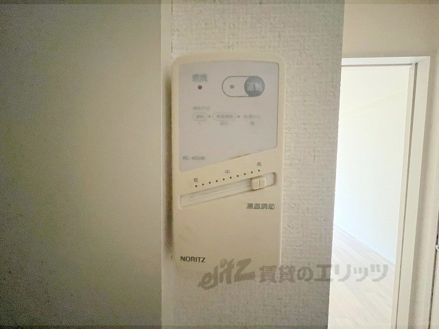 その他設備　給湯器リモコン