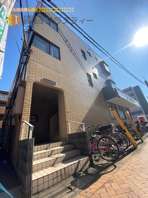建物外観　便利な立地のマンションです。