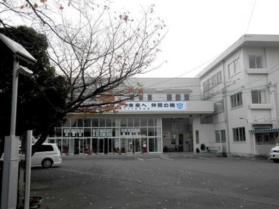 中学校　上富田中学校（中学校）まで942m