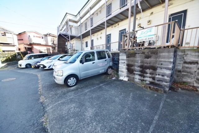 駐車場　★敷地内に駐車場あり★