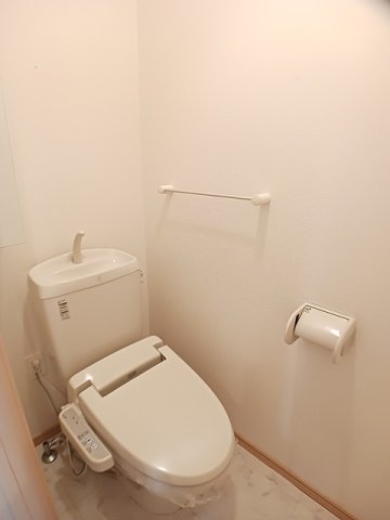 トイレ　落ち着いたトイレです
