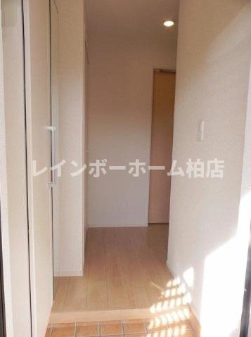玄関　シューズボックスがあります