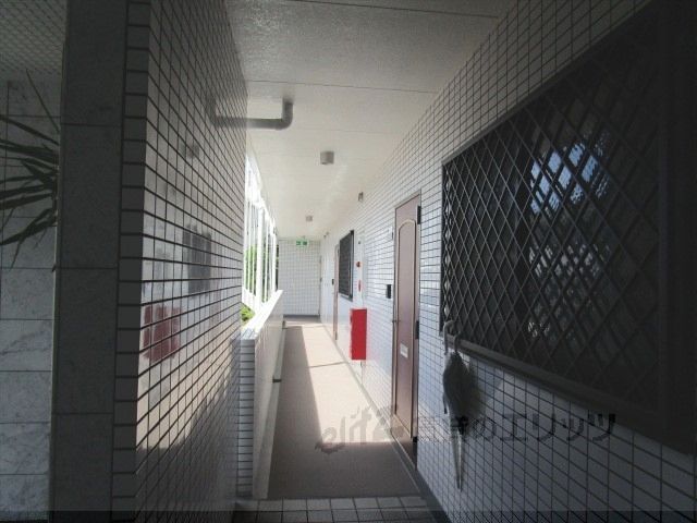 玄関　通路
