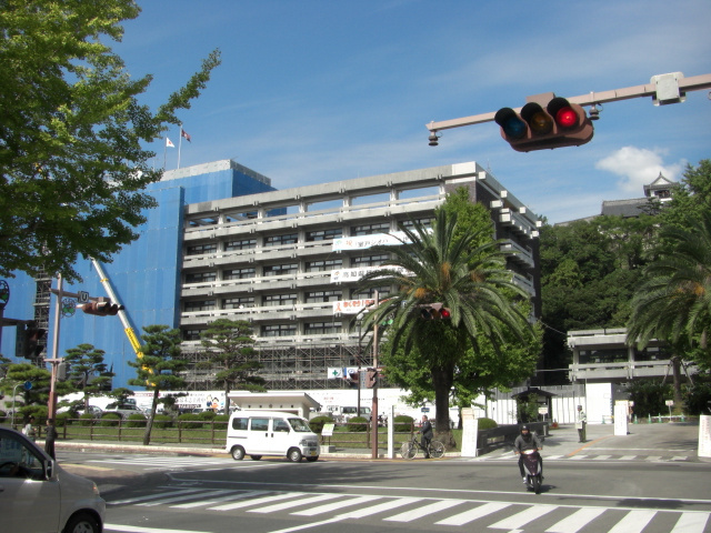 役所　高知県庁（役所）まで996m