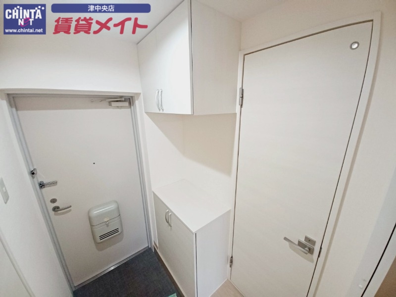 玄関　同物件別室画像