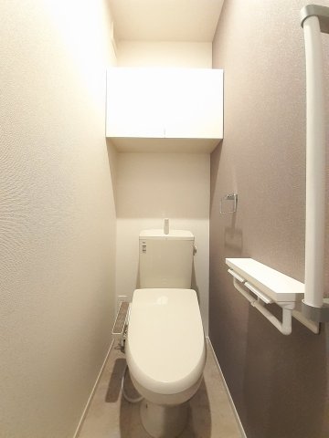 トイレ　清潔感のあるトイレです