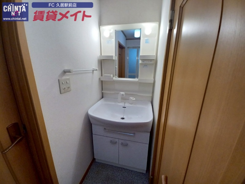 洗面設備　同タイプの部屋写真です