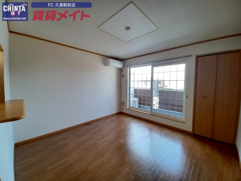 居室・リビング　同タイプの部屋写真です