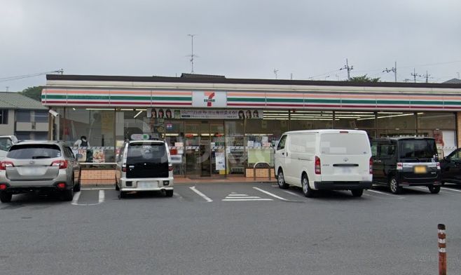 コンビニ　セブンイレブン松戸河原塚店（コンビニ）まで390m