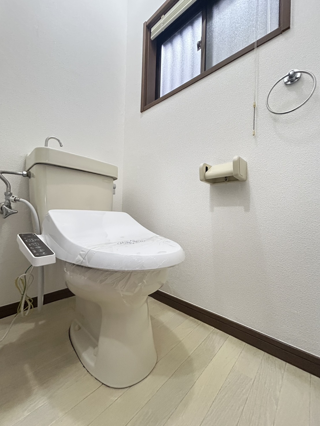 東垂水町戸建のトイレ写真