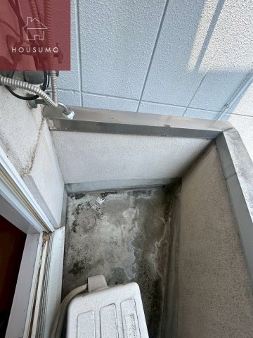 その他　暖かな日差しのふりそそぐバルコニー