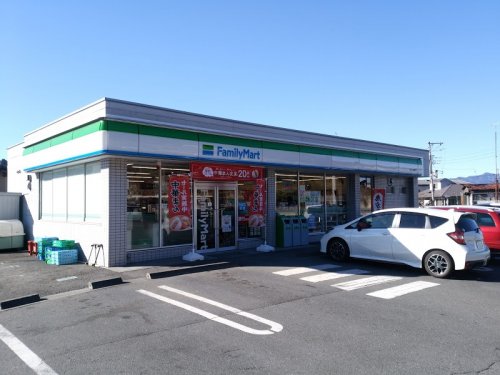 コンビニ　ファミリーマート 秩父上野町店（コンビニ）まで428m
