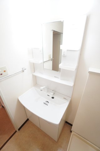 洗面設備　※同物件・同タイプの写真です。