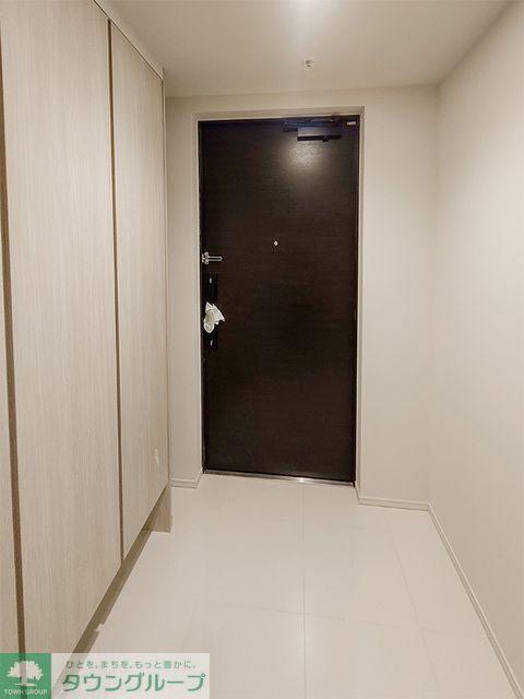 玄関　※写真は同タイプ住戸です。