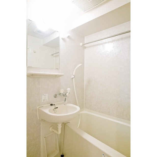 バス・シャワールーム　※同タイプ別部屋写真