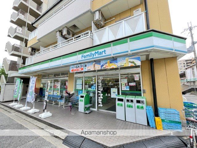 コンビニ　ファミリーマート猪名寺駅前店（コンビニ）まで404m