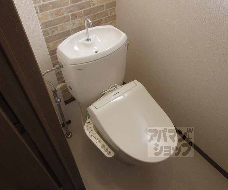 トイレ　ウォシュレット付き！