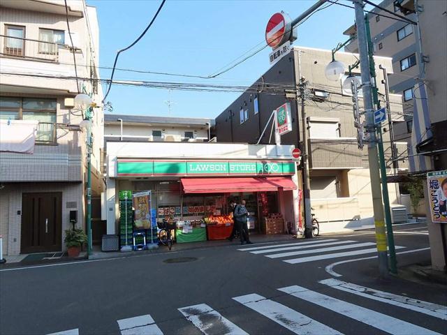 コンビニ　ローソンストア１００（コンビニ）まで565m