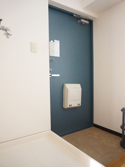 コムタベーシックス上伝馬の玄関写真