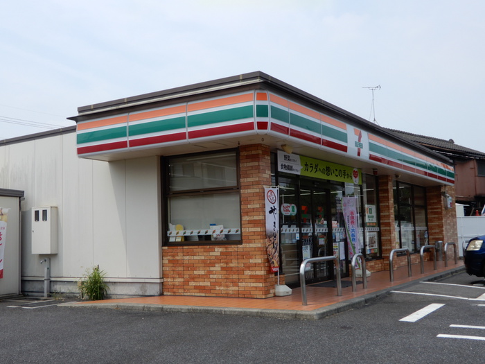コンビニ　セブンイレブン（コンビニ）まで350m