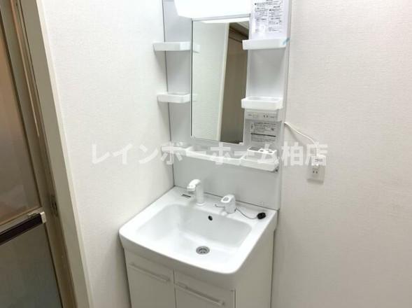 洗面設備　使いやすい洗面所です