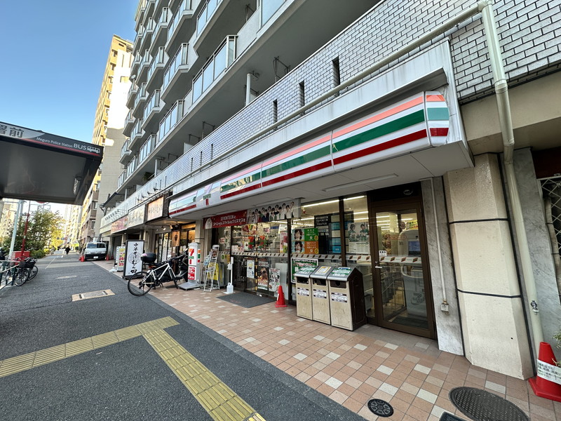 コンビニ　セブンイレブン中目黒店（コンビニ）まで115m