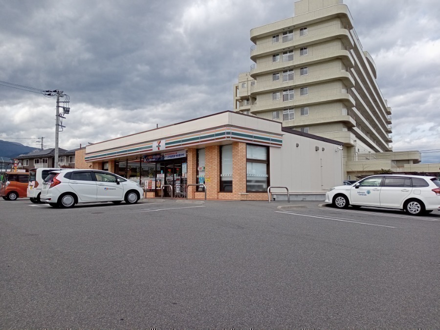 コンビニ　セブンイレブン白根町飯野店（コンビニ）まで167m