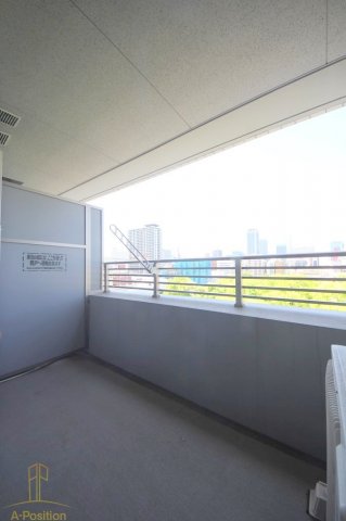 バルコニー　クルーヴェルチェ扇町公園