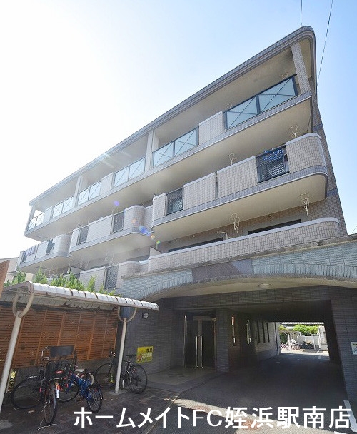 建物外観　★買い物便利な立地です♪★