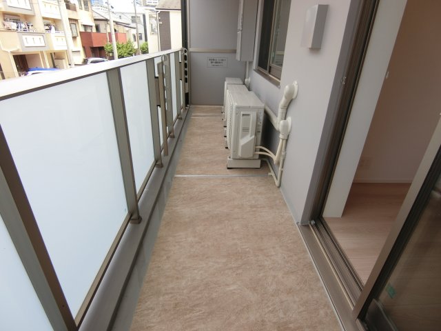 バルコニー　他のお部屋の参考写真となります。