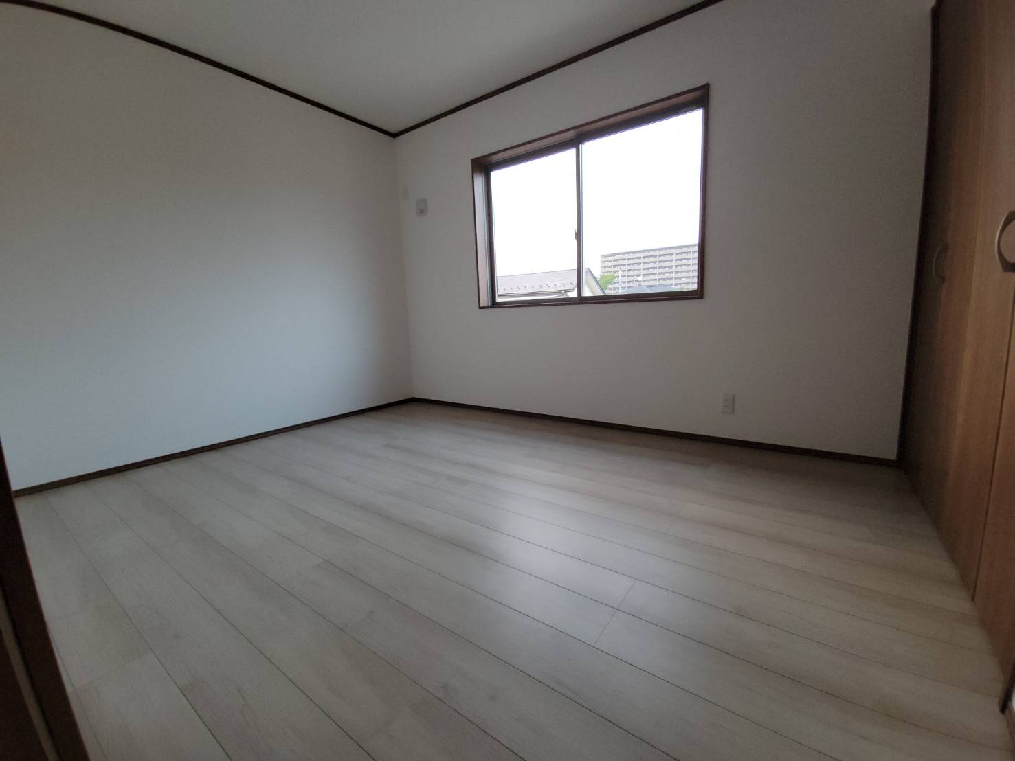 その他　洋室６帖