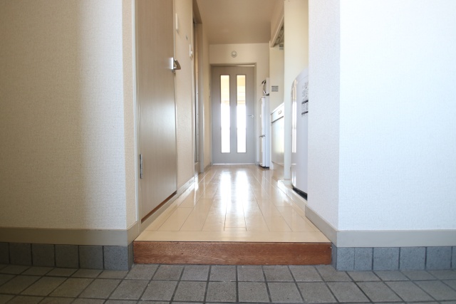 玄関　※別室の参考写真の為、現況優先です。