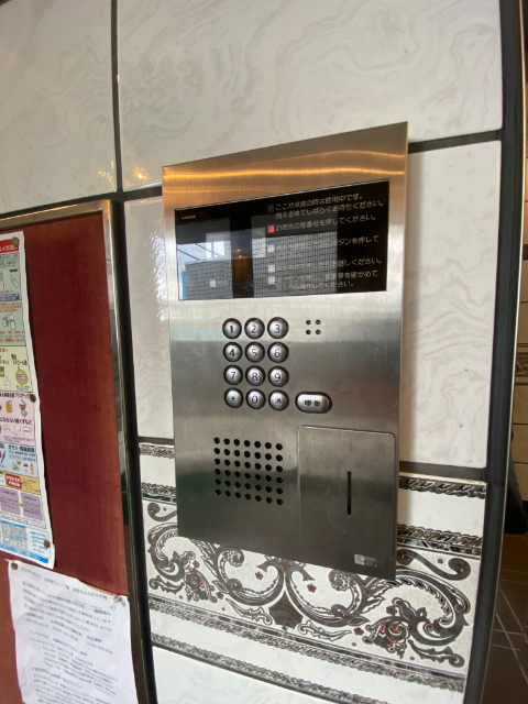 エントランス　オートロック付き