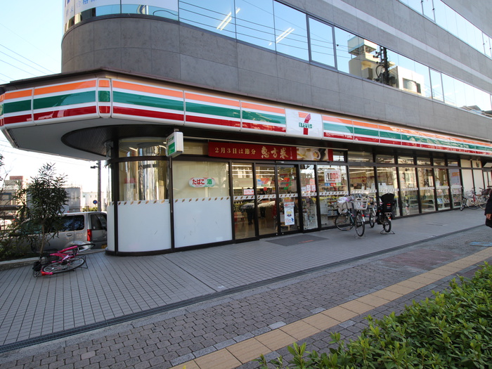 コンビニ　セブンイレブン南浦和文化通り店（コンビニ）まで111m