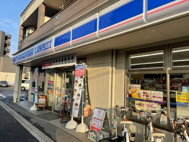 コンビニ　ローソン西綾瀬3丁目店（コンビニ）まで341m