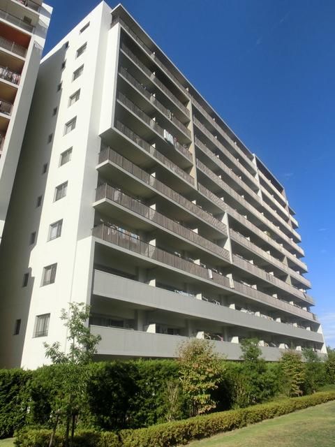 建物外観　全戸南向きオートロックマンション