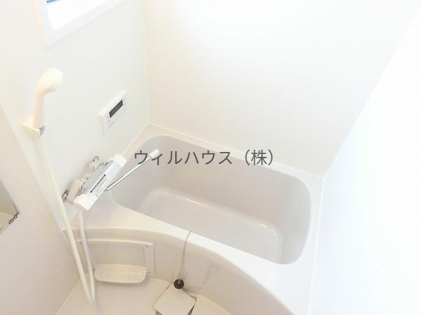 バス・シャワールーム　浴室乾燥機付きバス！
