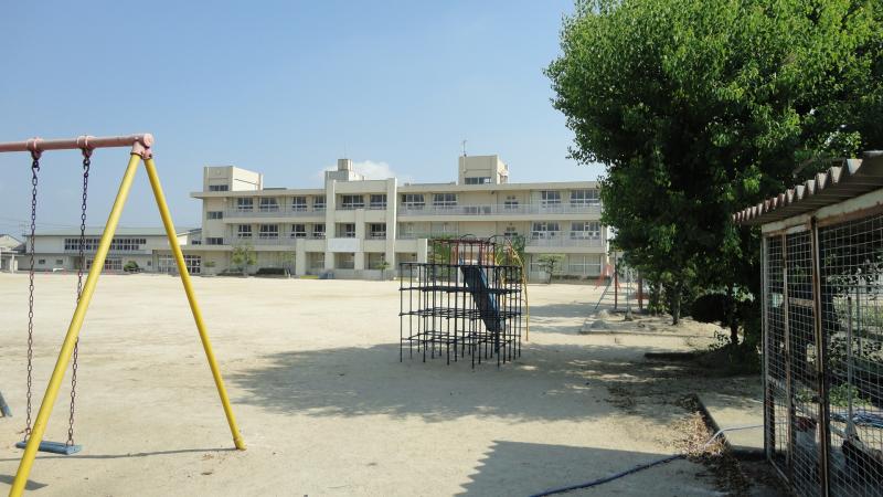 小学校　福山市立曙小学校（小学校）まで606m