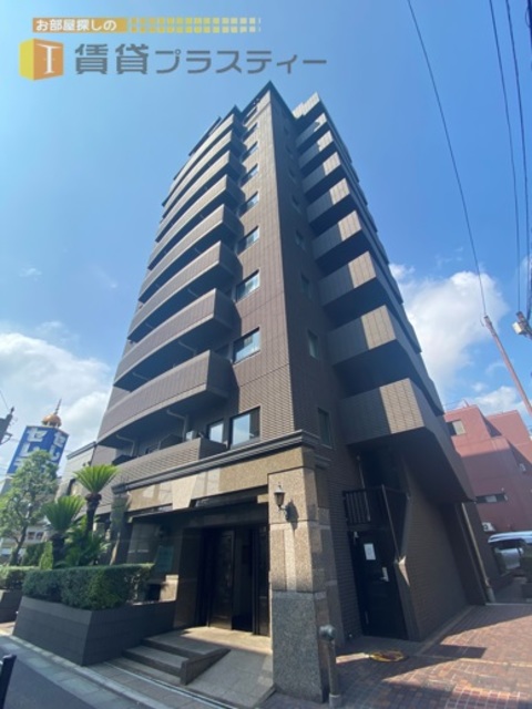建物外観　威風堂々、行徳駅前に鎮座する。