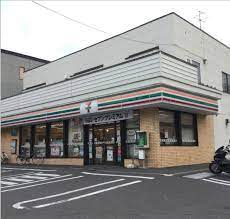 コンビニ　セブンイレブン札幌本郷店（コンビニ）まで283m