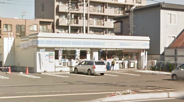 コンビニ　ローソン札幌本郷通十三丁目店（コンビニ）まで384m