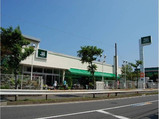 スーパー　Ｆｕｊｉ鵠沼店（スーパー）まで447m