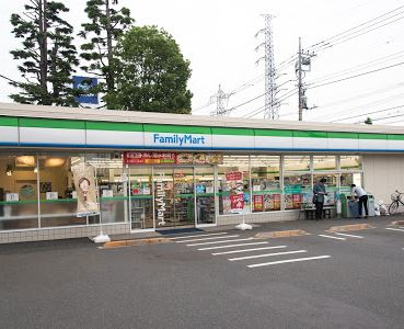コンビニ　ファミリーマート 立川新奥多摩街道店（コンビニ）まで738m