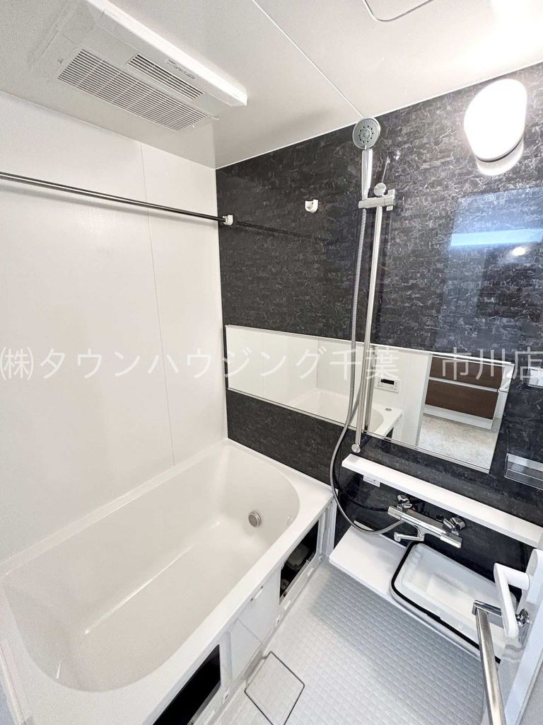 バス・シャワールーム　※別部屋参考写真