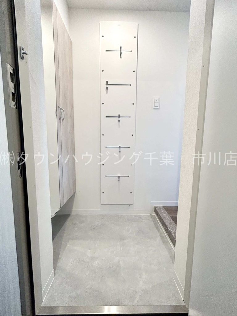 玄関　※別部屋参考写真