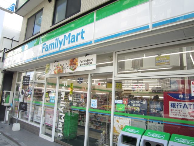 コンビニ　ファミリーマート町屋一丁目店（コンビニ）まで100m