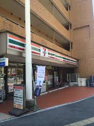 コンビニ　セブンイレブン広島若草町店（コンビニ）まで165m