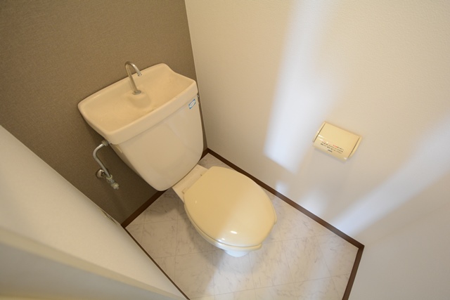 トイレ　掃除のしやすいシンプルなトイレです♪