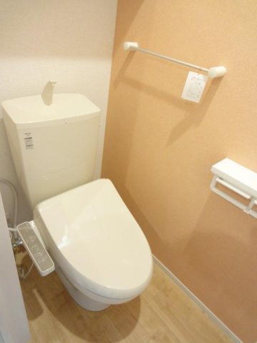 トイレ　清潔感のあるトイレです